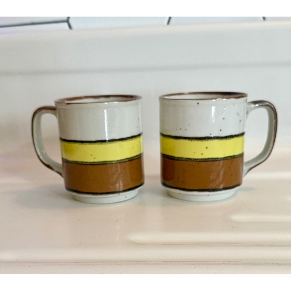 Vintage Hearthside Buffet Ware No 555 Mugs Set of 2 Japan Speckled Yellow Brown
